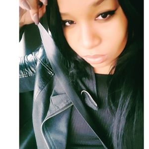 Meet your Posher, Gloria